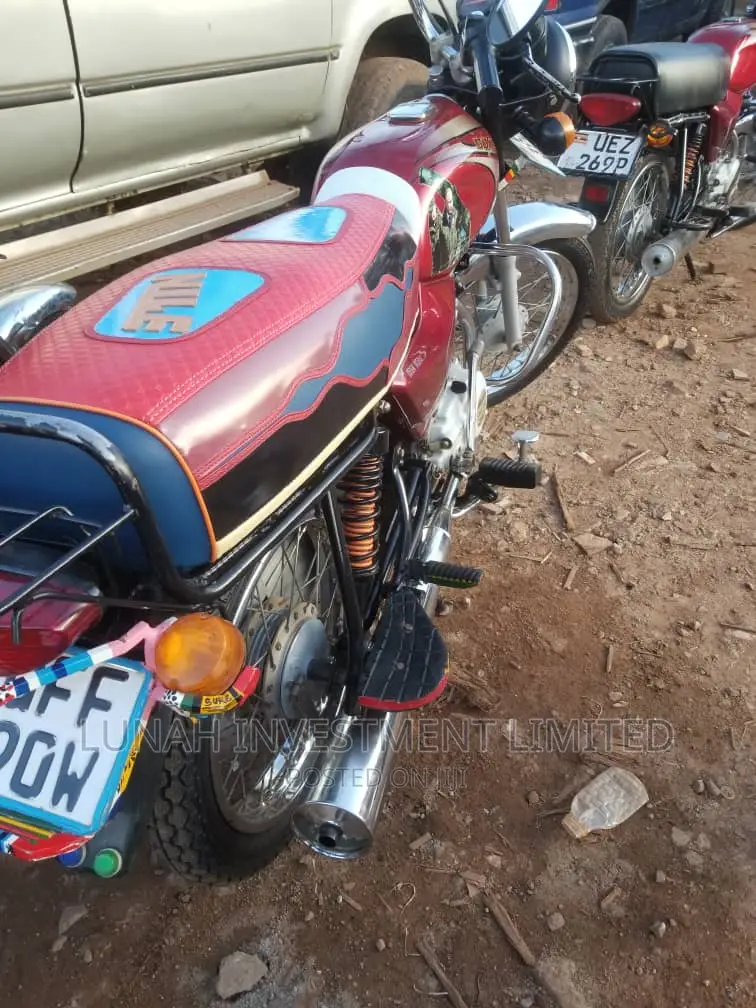 Bajaj Boxer 100 2021 Red