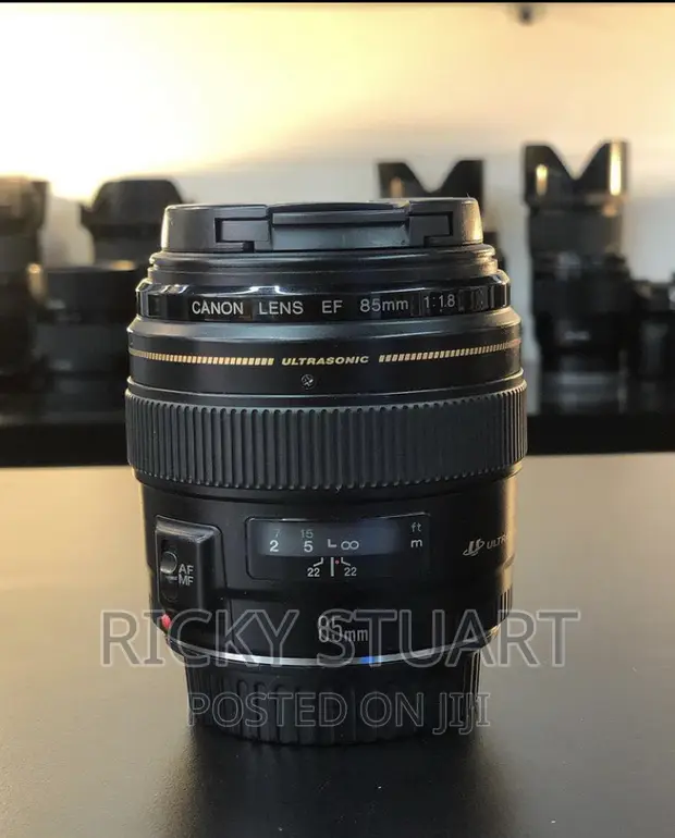 Canon 85mm Lens F1.8 in Central Division - Accessories