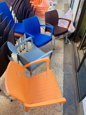 Plastic Chairs Plastic Chairs