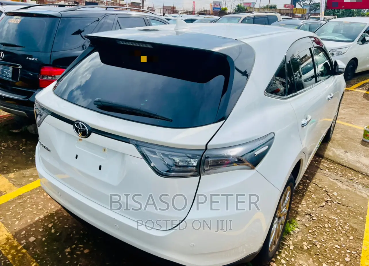 Toyota Harrier 2.0 2014 White