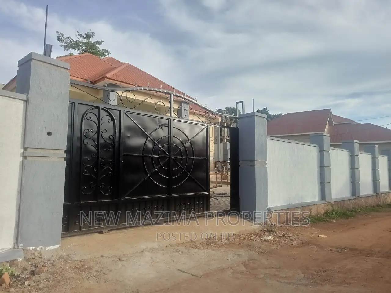 3bdrm Bungalow in Kitende Heights, Central Division for sale