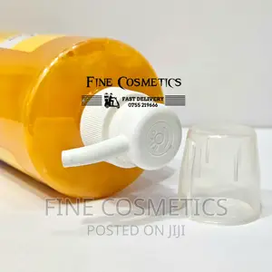 MEDIX 5.5 Vitamin C Clinical Brightening Shower Cream Gel.