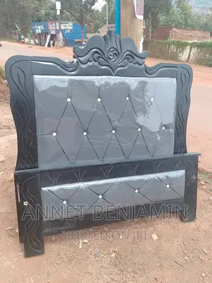 Photo - 4by6 Leather Bed-Gray