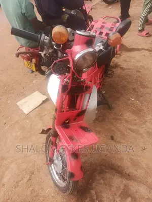 Suzuki GS 2016 Red