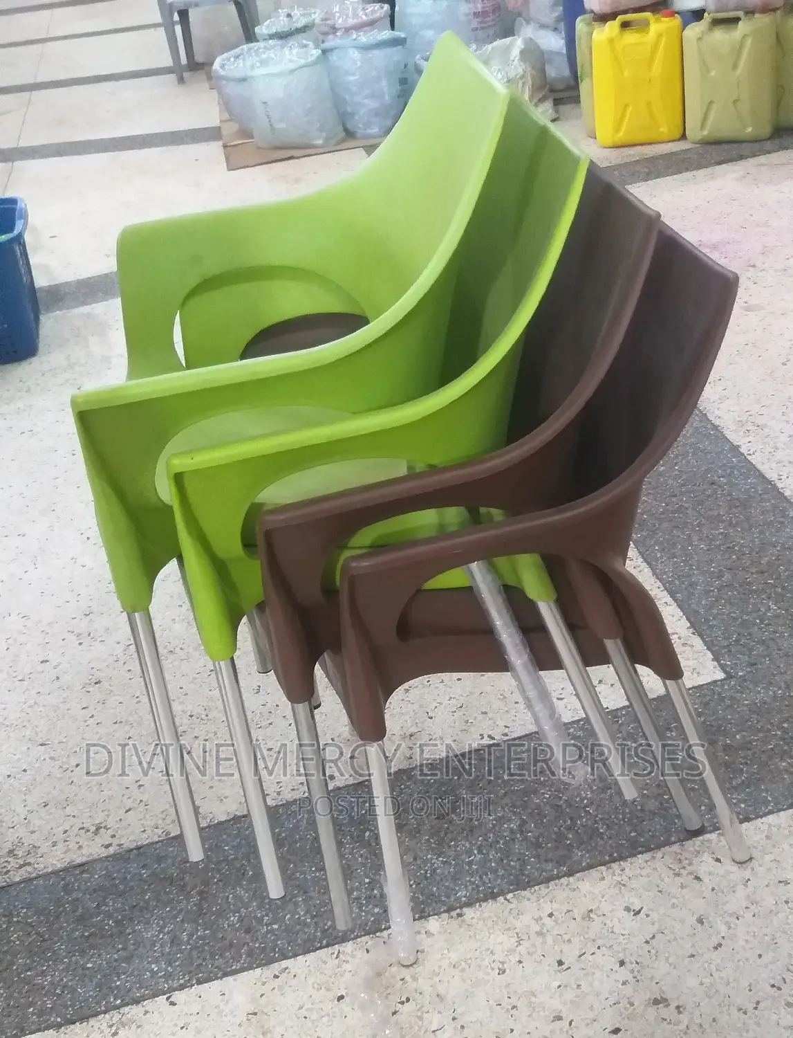 Vip Armed Steel Leg Chair