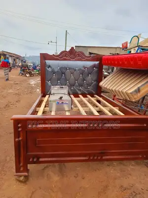 Strong 4*6ft Gray Leather Bed
