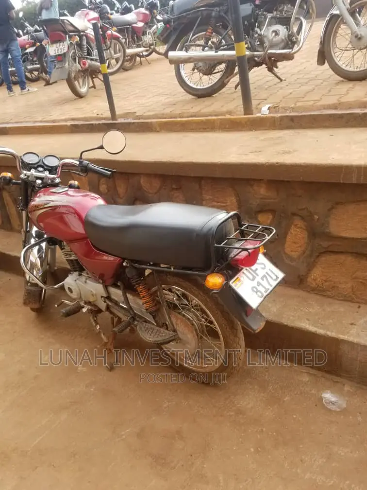 Bajaj Boxer 2023 Red