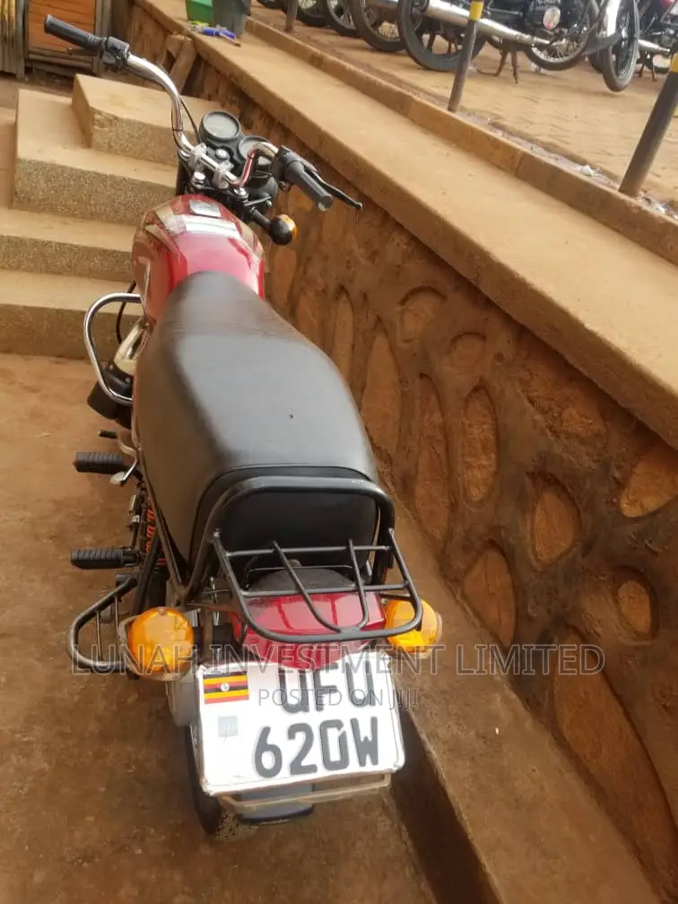 Bajaj Boxer 2023 Red