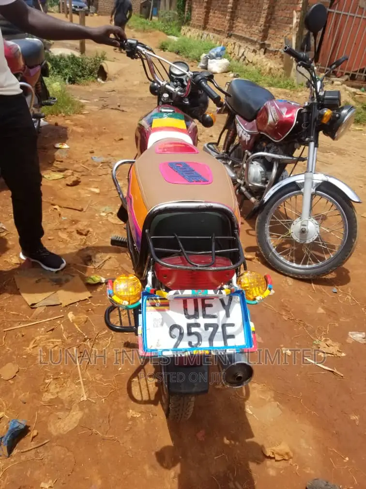 Bajaj Boxer 2023 Red