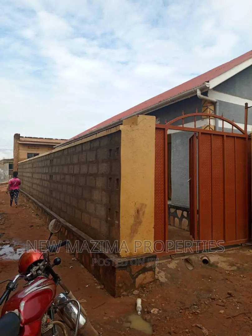 4bdrm House in Nansana, Central Division for sale