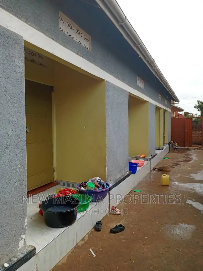 4bdrm House in Nansana, Central Division for sale