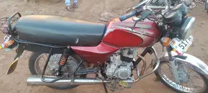 Bajaj Avenger 220 Cruise 2020 Red