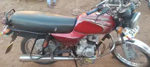 Bajaj Avenger 220 Cruise 2020 Red