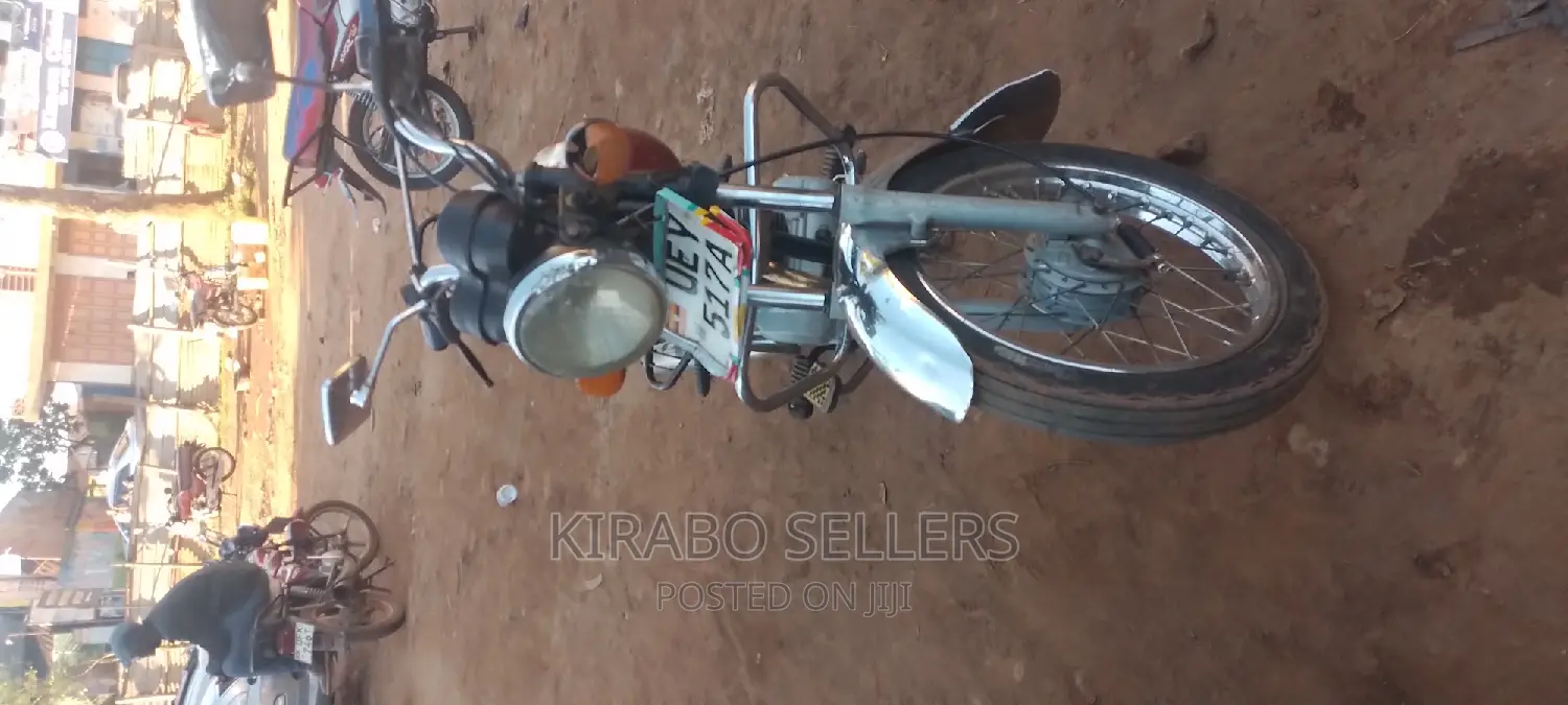 Bajaj Avenger 220 Cruise 2020 Red