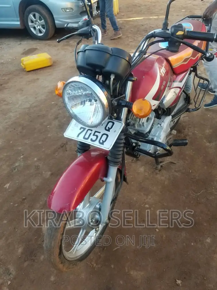 New TVS Apache 160 4V 2023 Red