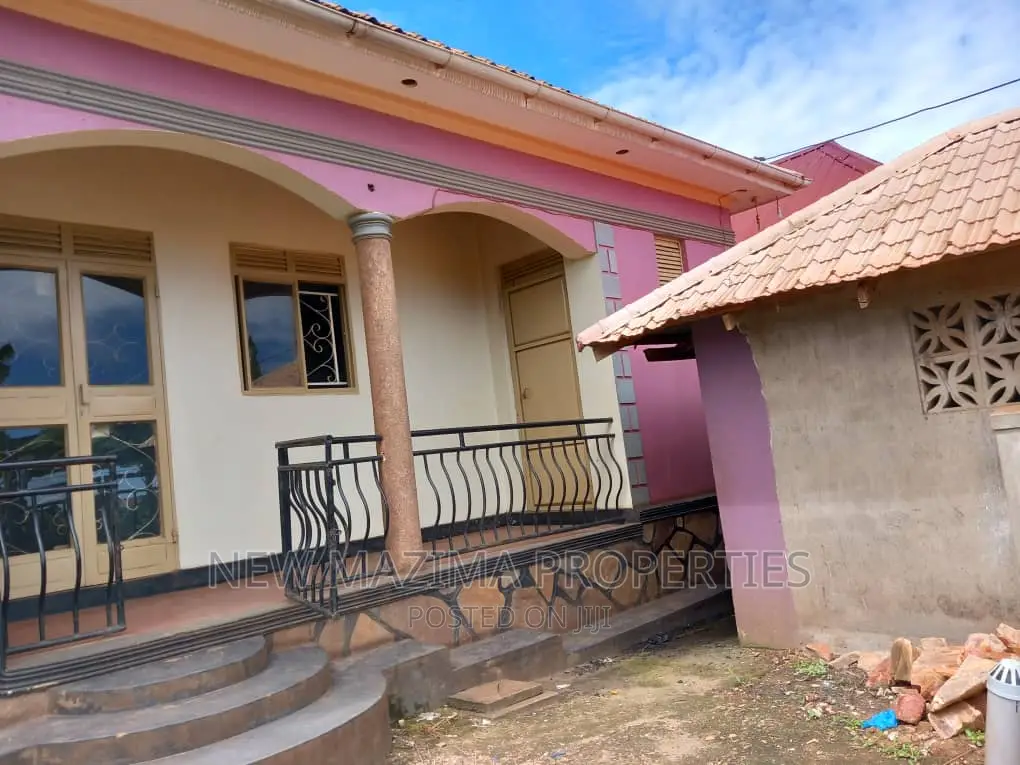 2bdrm Bungalow in Salaama Munyonyo, Central Division for sale