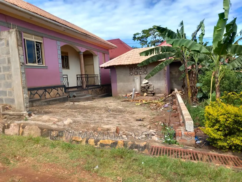 2bdrm Bungalow in Salaama Munyonyo, Central Division for sale