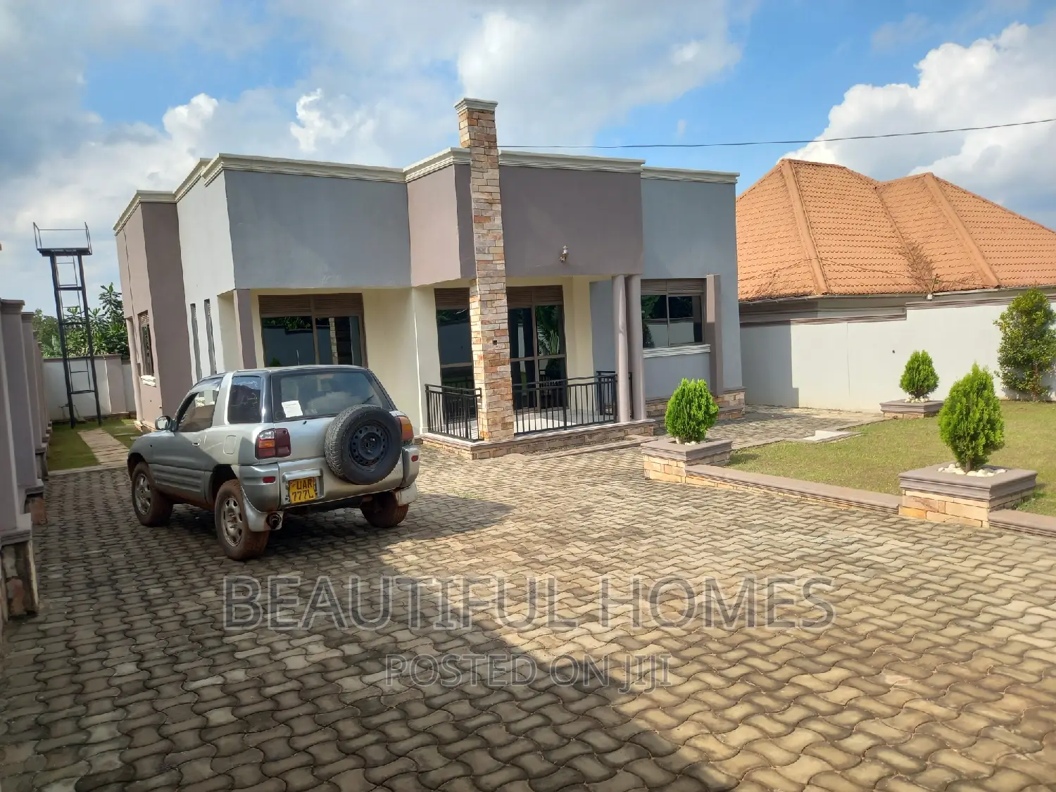 Furnished 4bdrm Bungalow in Kira for sale
