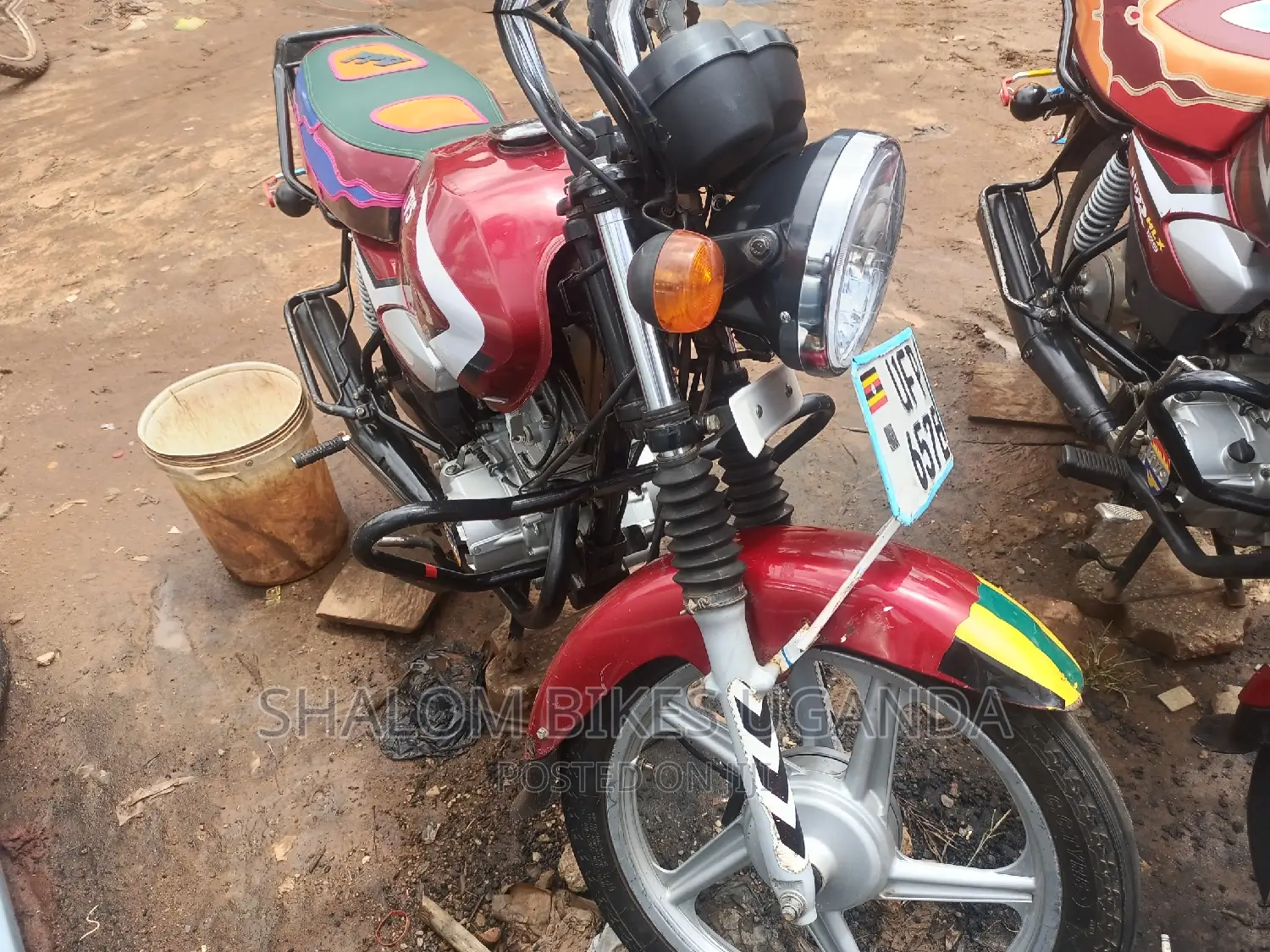 TVS HLX 125 2023 Red