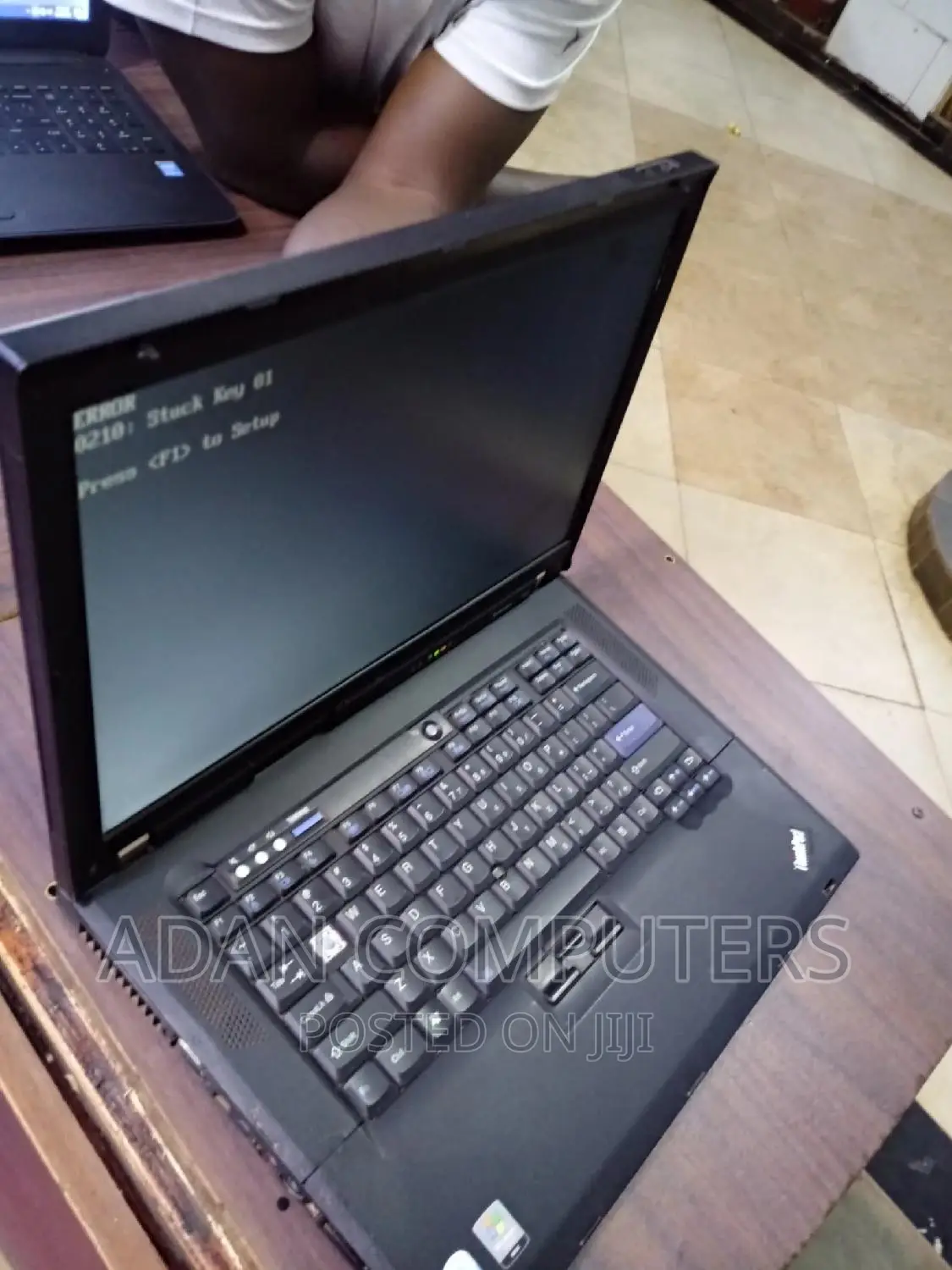 Laptop Lenovo ThinkPad R500 2GB Intel Core 2 Duo HDD 160GB
