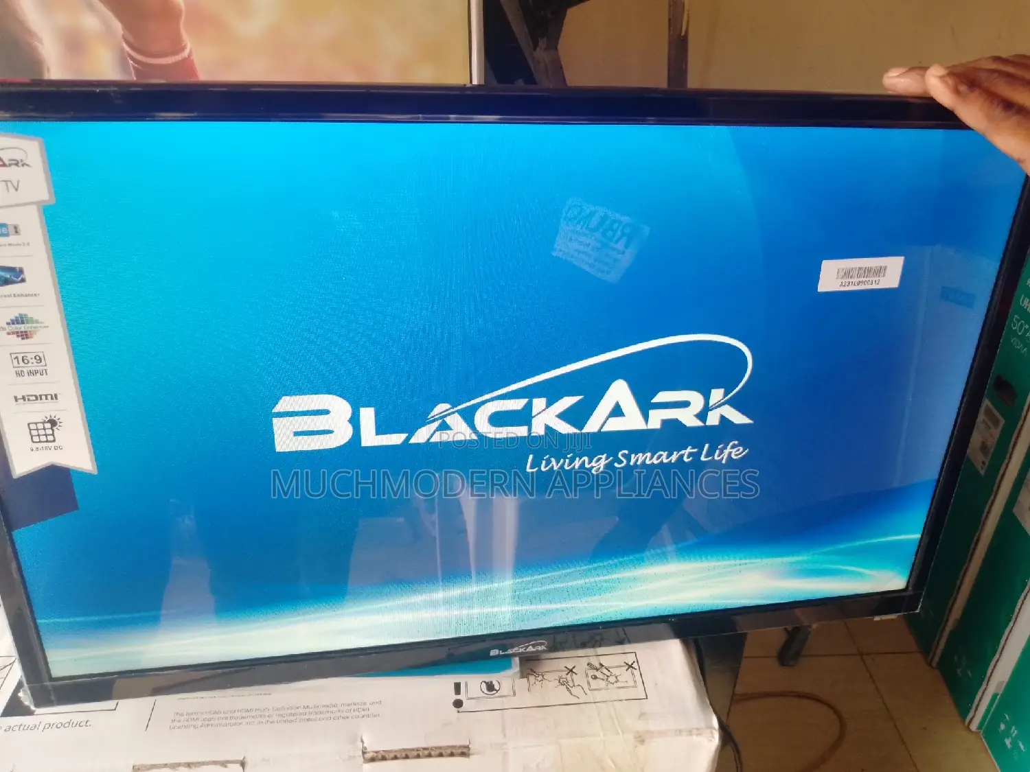 Black Ark 24 Inches TV