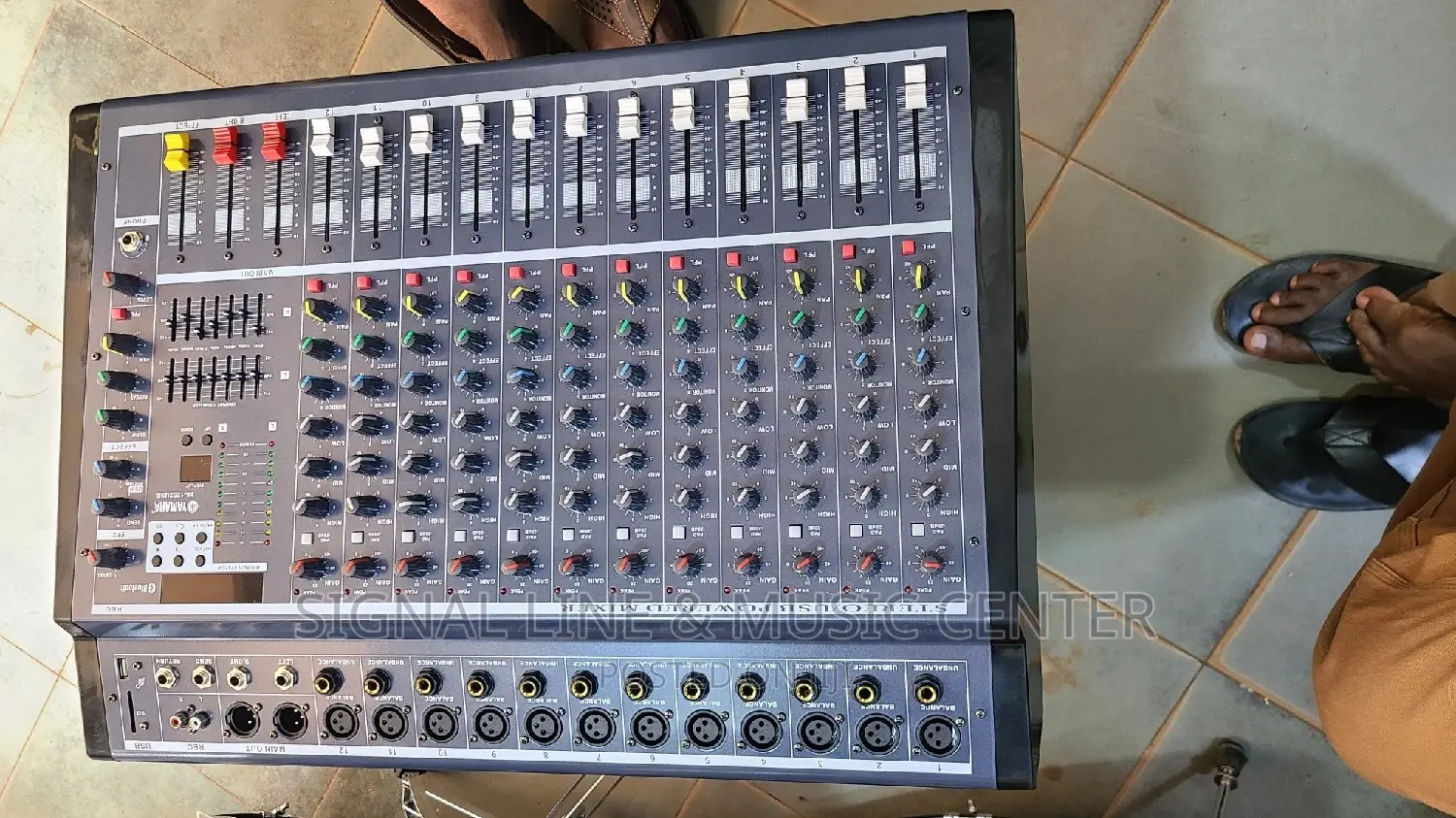 Yamaha Amp Mixer 12 Channels