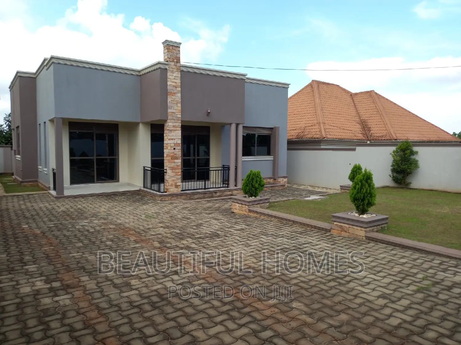 Furnished 4bdrm House in Kira for sale