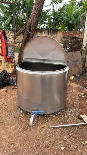 Photo - 300L Milk Cooler Tank