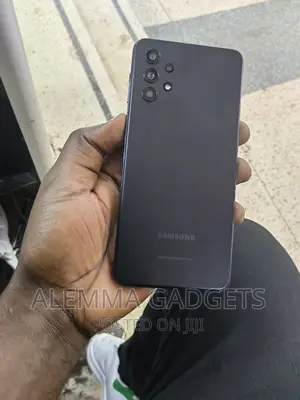 Photo - Samsung Galaxy A32 5G 128 GB Black