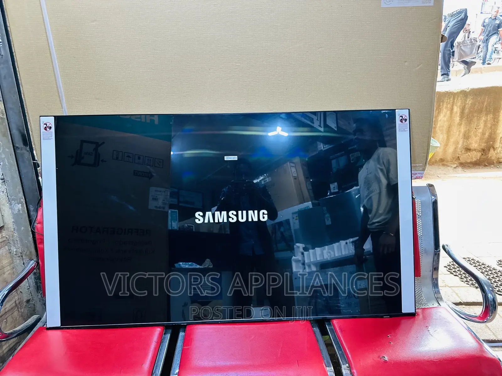 65inches Samsung Uhd Smart Tv Powered by Tizen