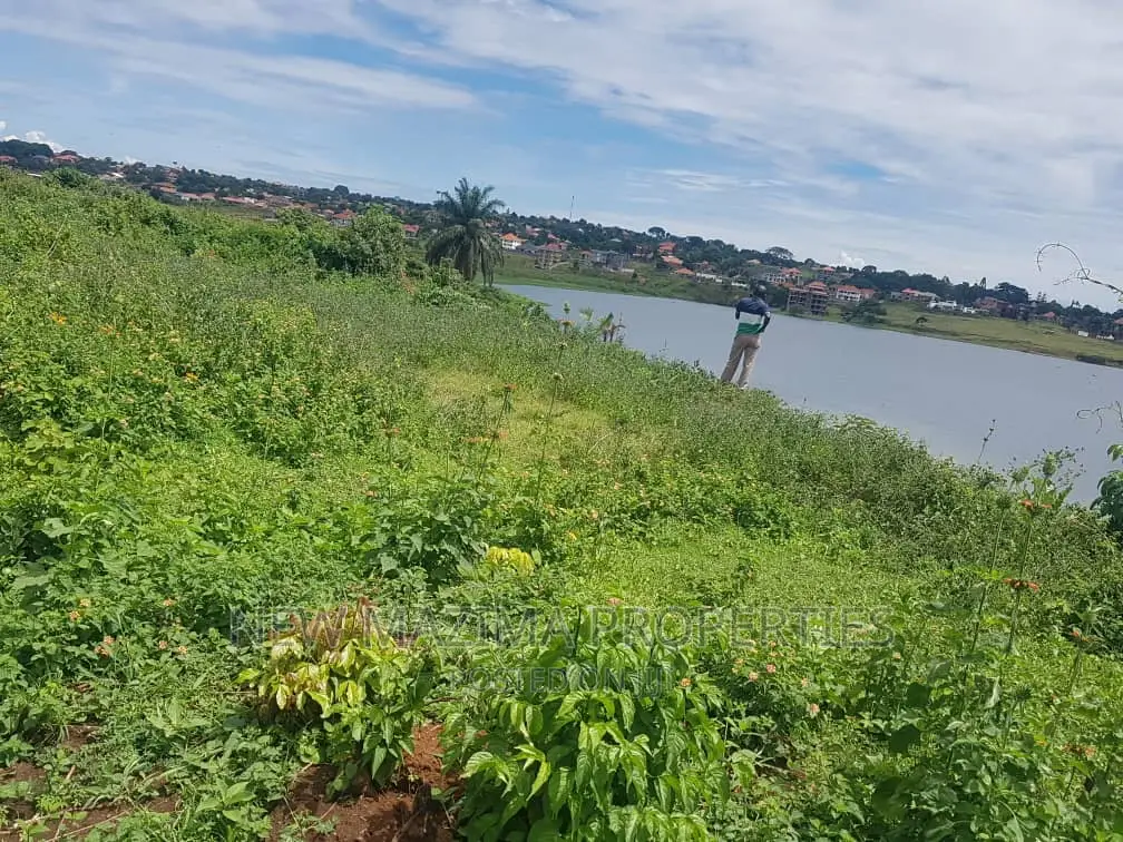 Prime Land Measurig Direct From Lake Onsale Nkumba Ntebe Rd