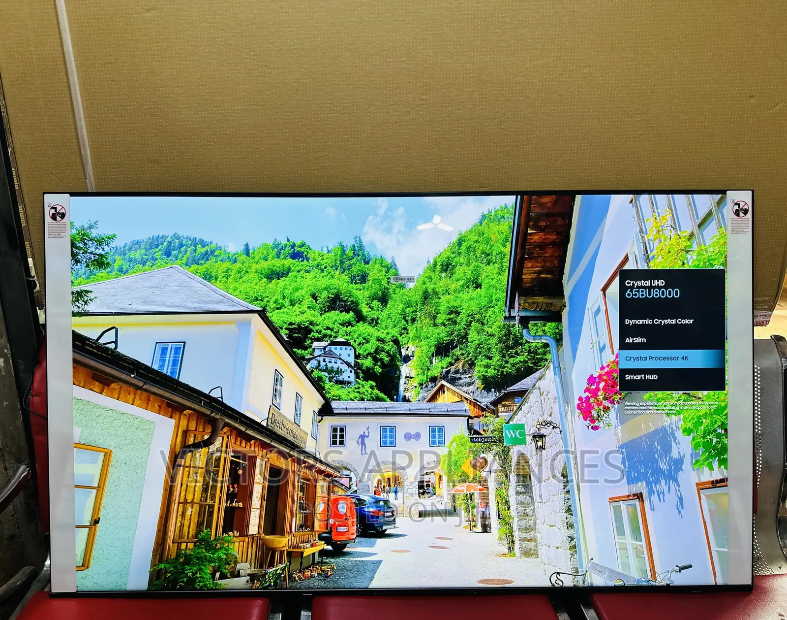 65” SAMSUNG UHD Smart Tv Powered by TIZEN