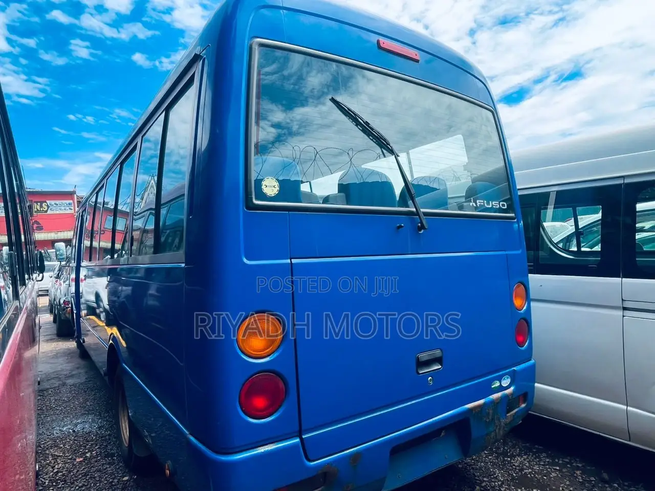 Mitsubishi Fuso Rosa 2011 Blue
