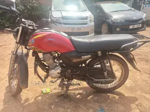 Yamaha Crux 2017 Red