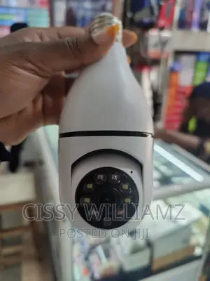 Photo - Wireless Calus Camera/Light Bulb Security Camera