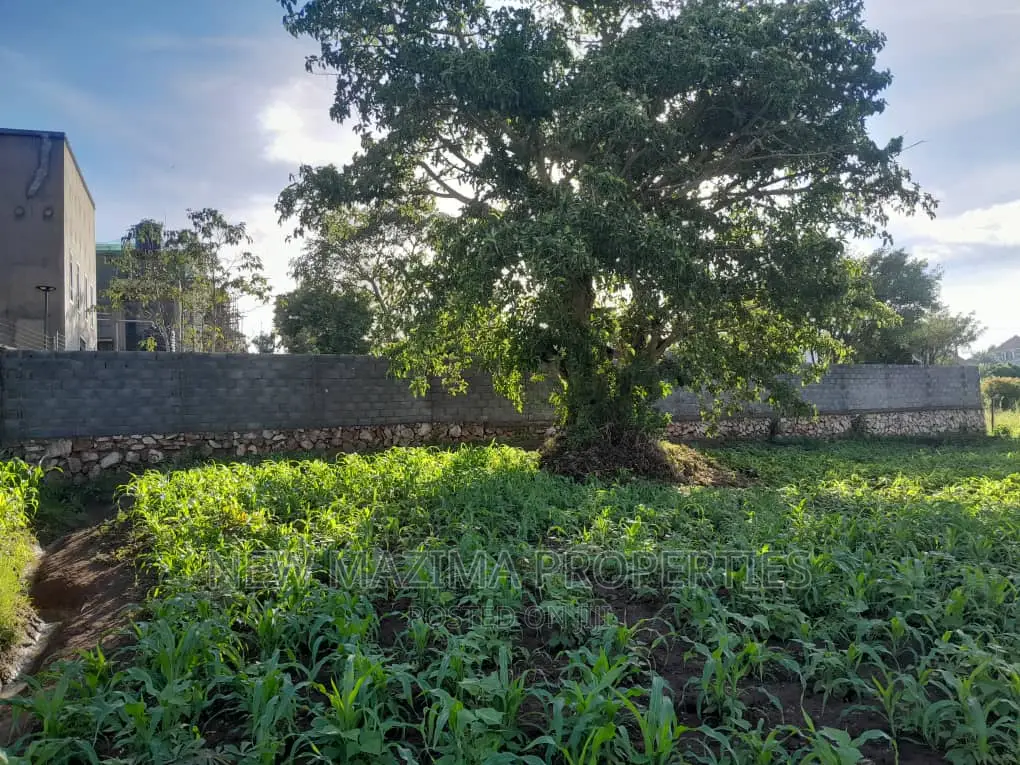 25decimal With Clear Lake View Sale Heart of Kajjansi Bweya