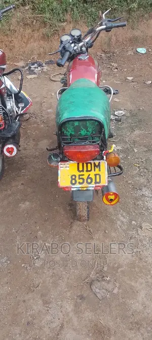 Bajaj Boxer 100 2019 Red