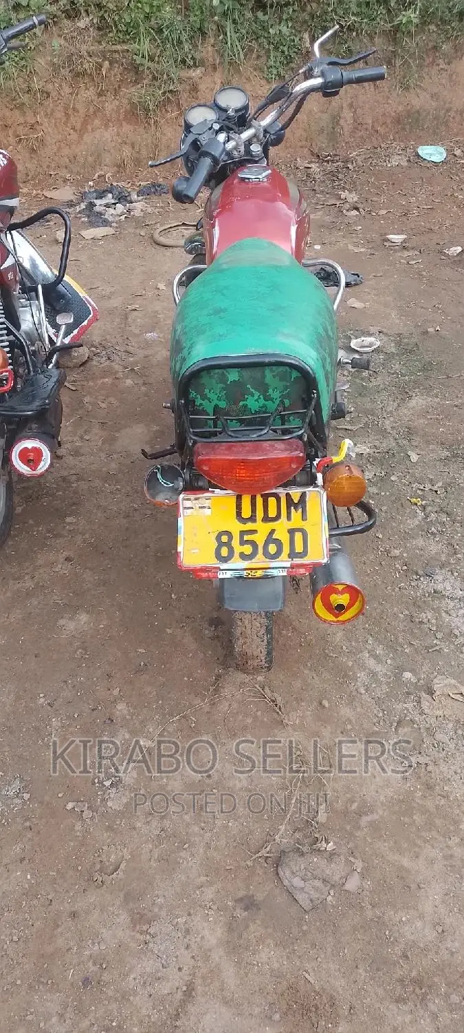 Bajaj Boxer 100 2019 Red