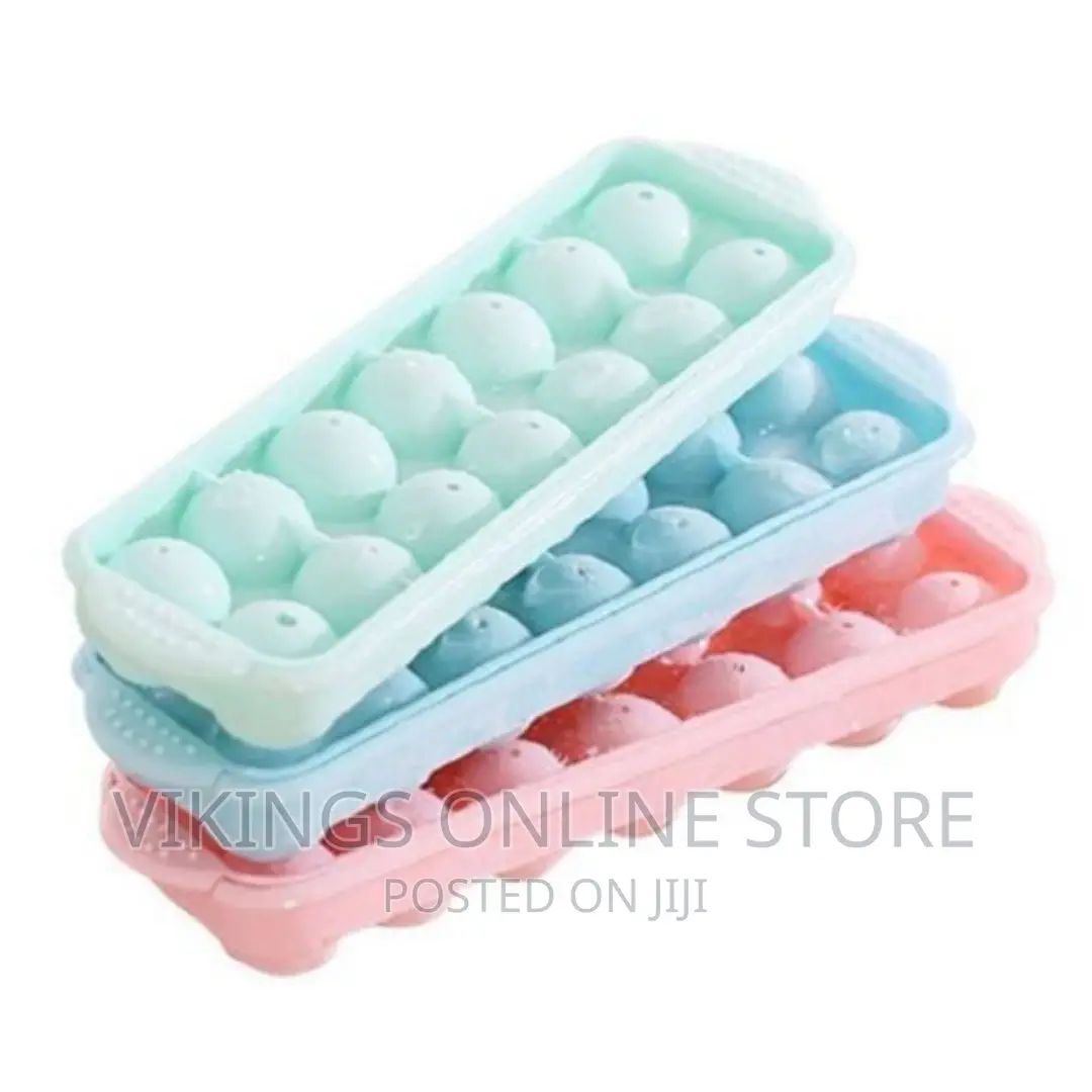 One Piece Ice Cube Tray - Green