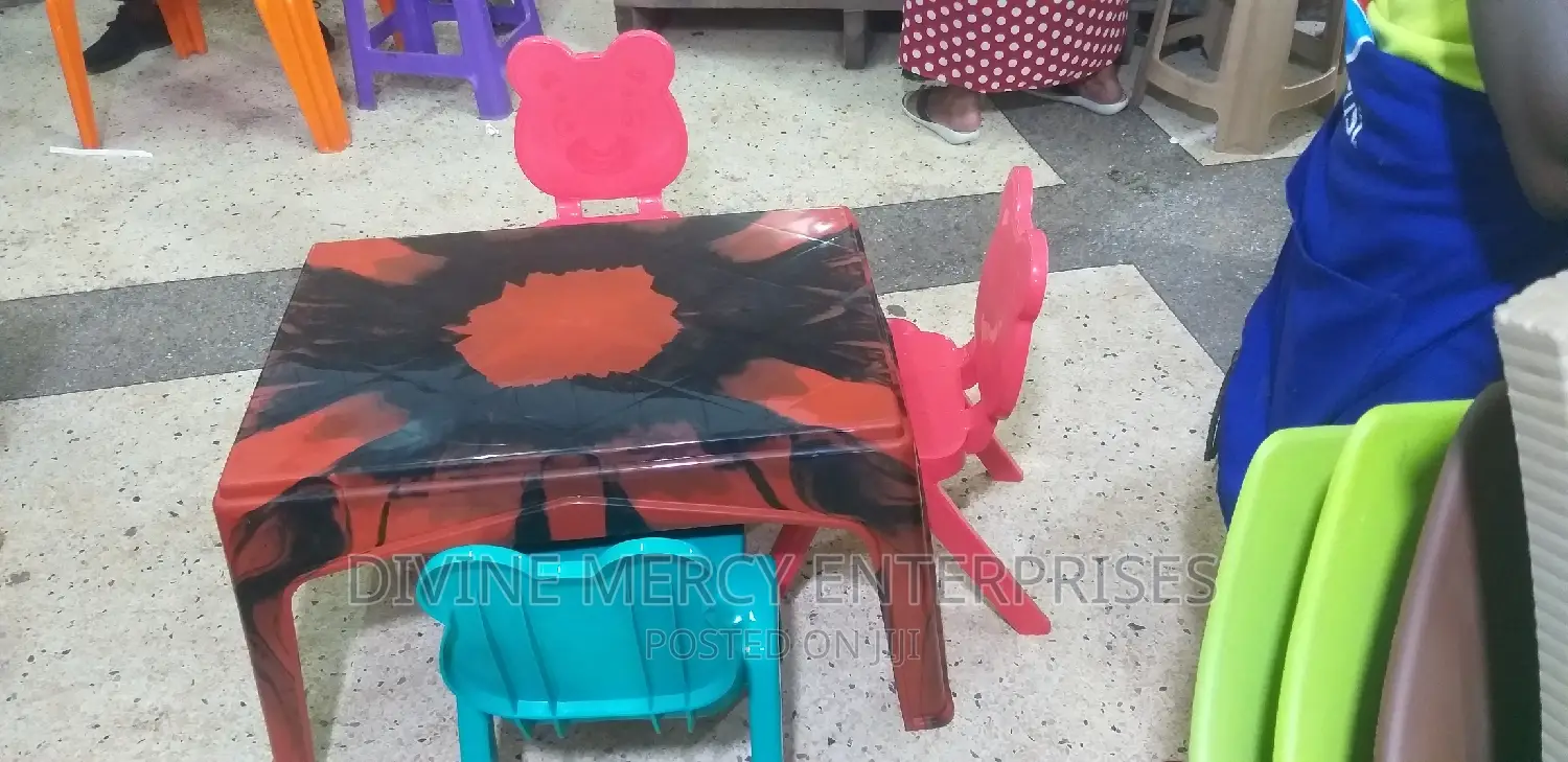 Aset of Baby Table and Chairs