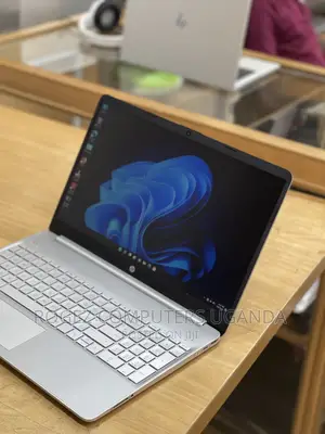 New Laptop HP 250 G1 8GB Intel Core I7 SSD 256GB