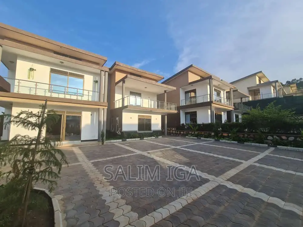 3bdrm Duplex in Kololo Property, Central Division for rent