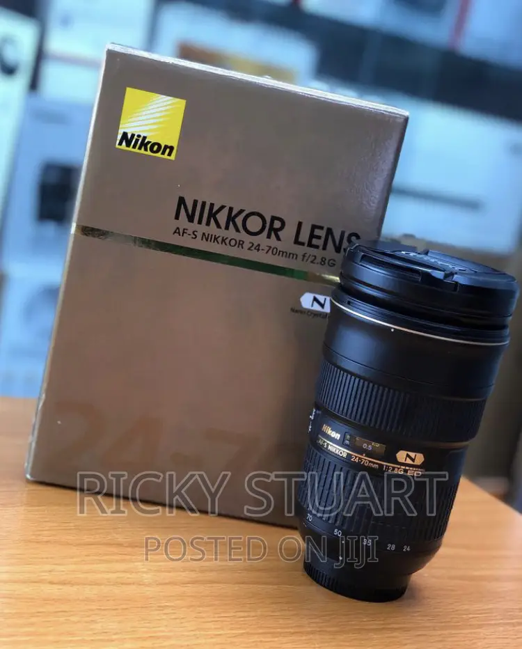 Nikon AF-S FX NIKKOR 24-70mm F/2.8g ED Zoom Lens