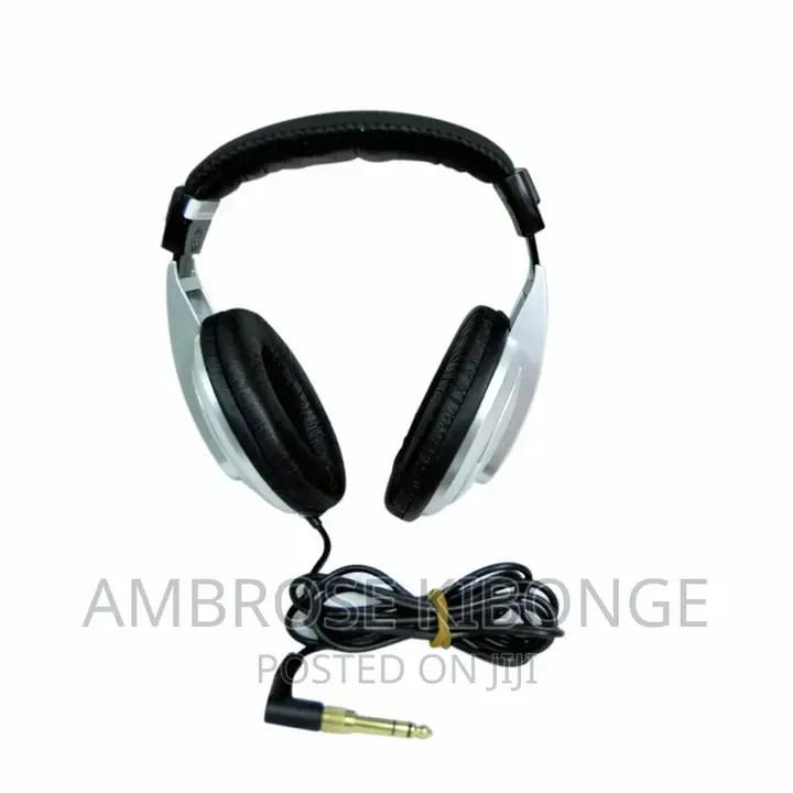 Solid Bass Response Behringer HPM1000 Studio Rec Headphones.