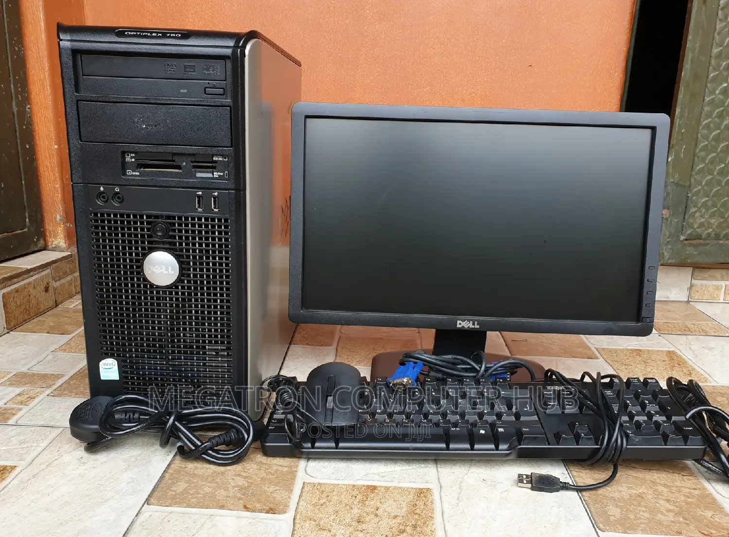 Desktop Computer Dell OptiPlex 780 4GB Intel Core 2 Duo HDD 500GB