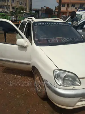 Toyota Raum 2006 White