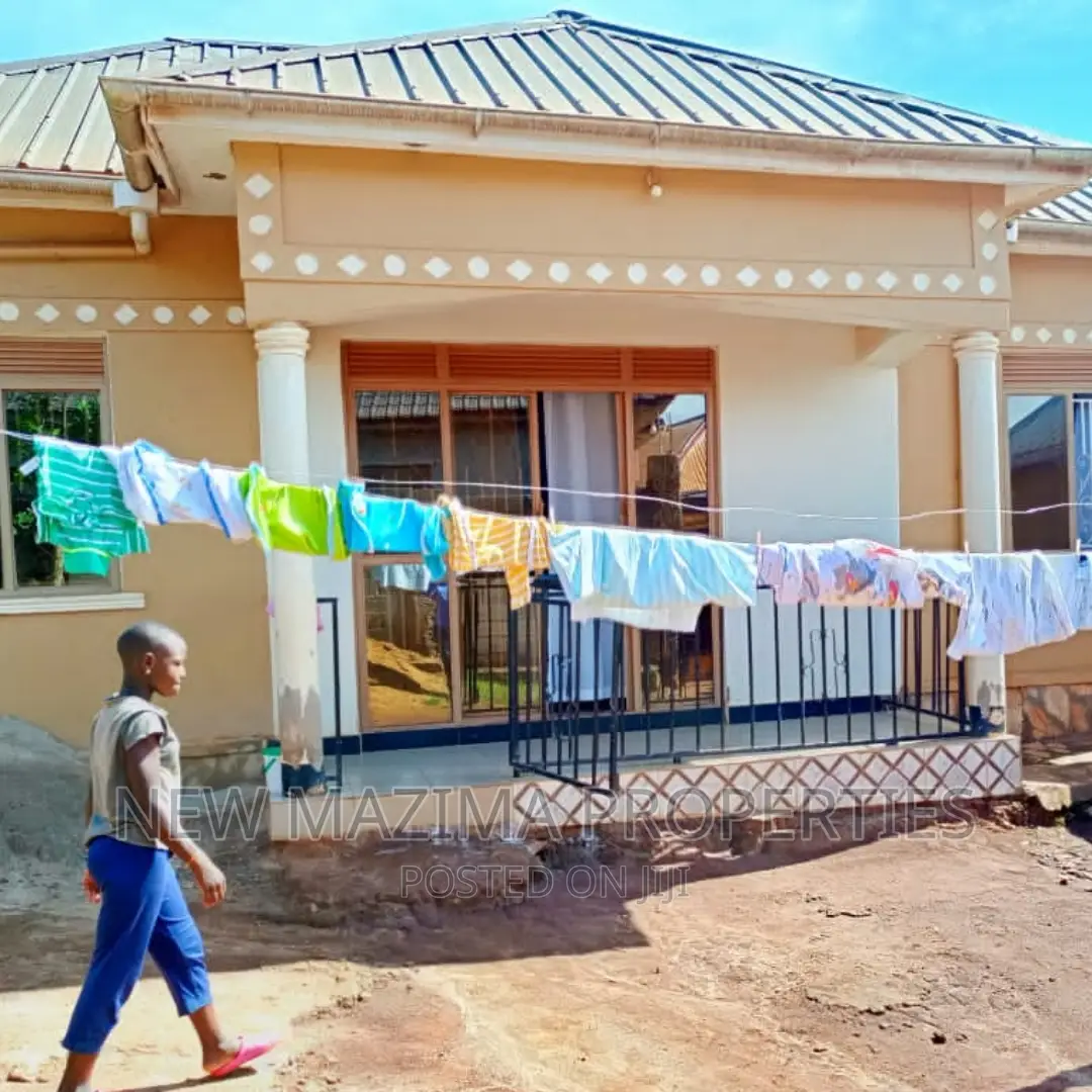 2bdrm House in Bulenga Town, Central Division for sale