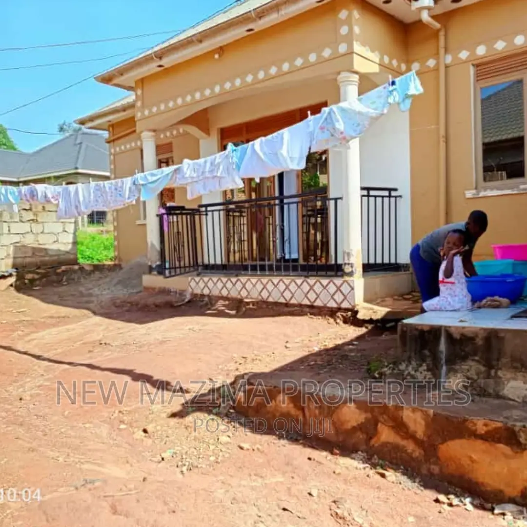 2bdrm House in Bulenga Town, Central Division for sale