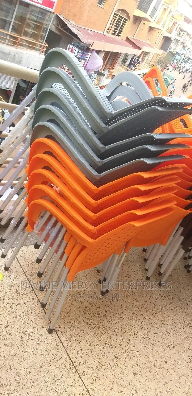 Aristo Steel Leg Armed Chair