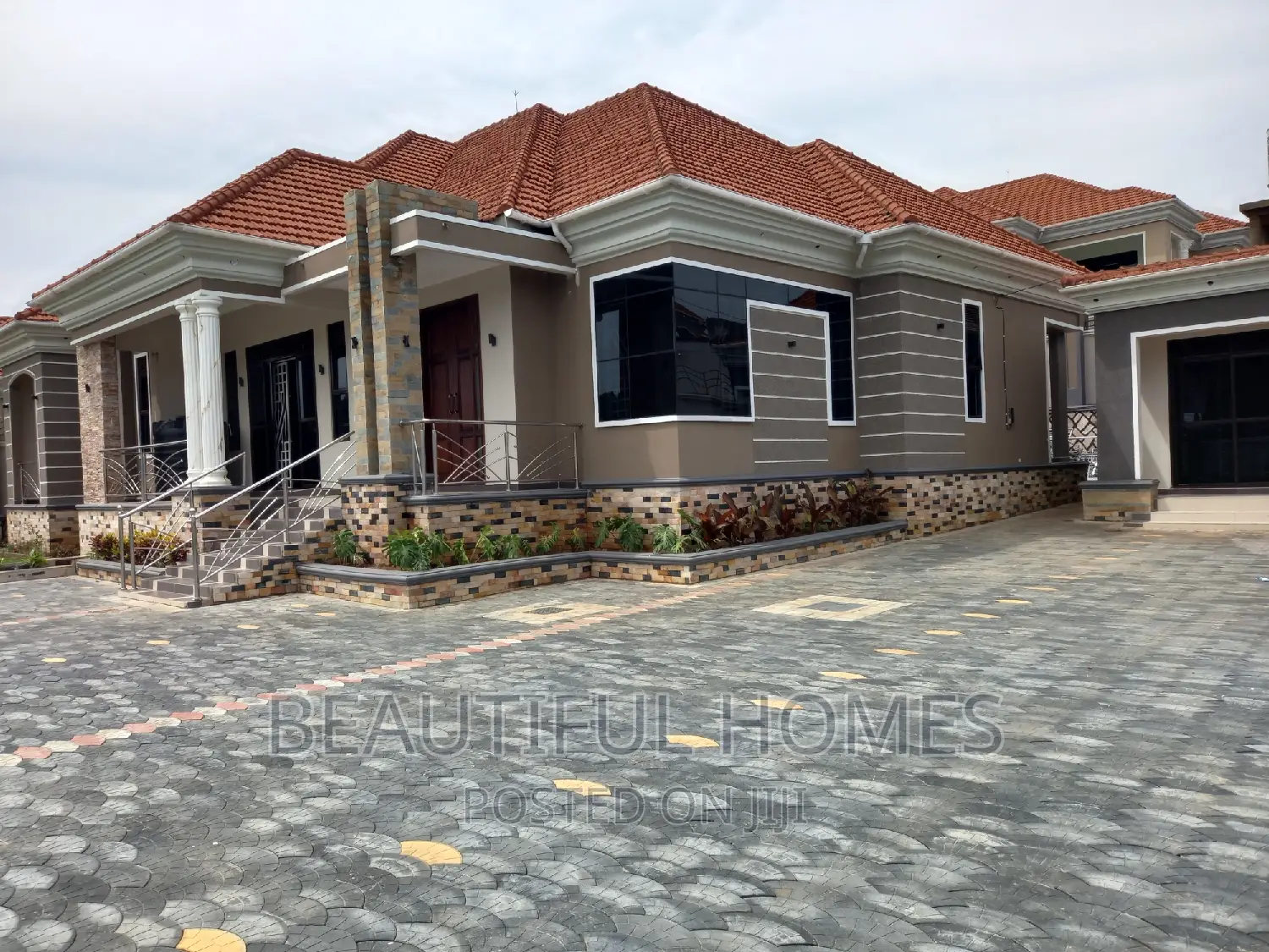 Furnished 5bdrm Bungalow in Kira Town, Central Division for sale